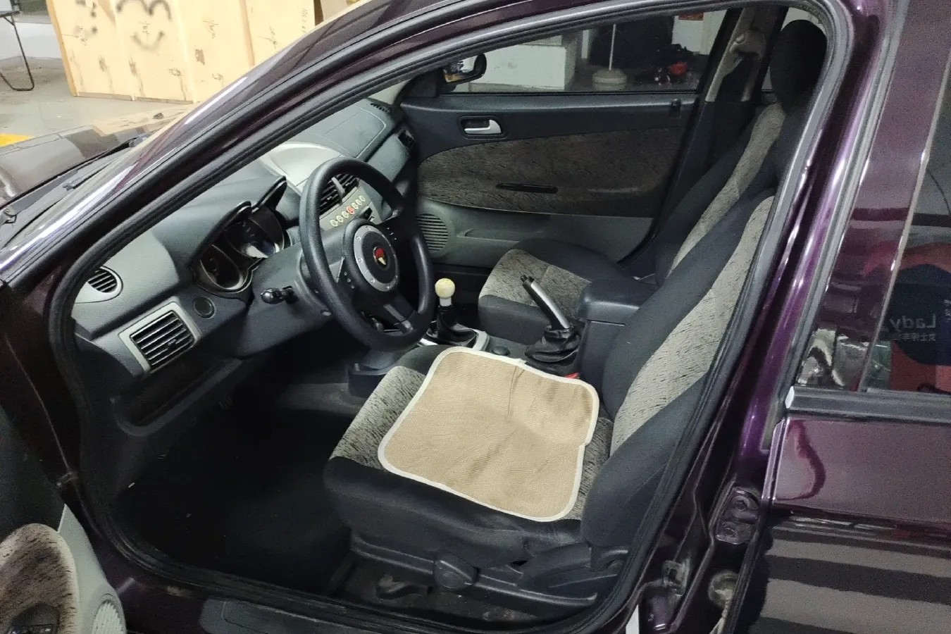 2010 Youngman Lotus L3 1.6L 111HP L4 5MT,autocango,china used car exporter,china ev exporter,chinese used car exporter,chinese used ev exporter