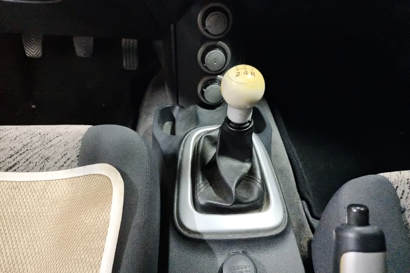 2010 Youngman Lotus L3 1.6L 111HP L4 5MT,autocango,china used car exporter,china ev exporter,chinese used car exporter,chinese used ev exporter