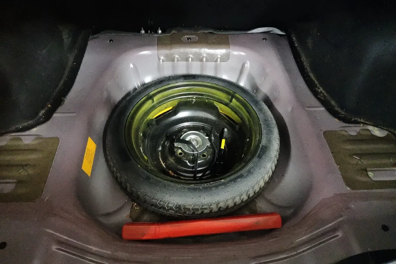 2010 Youngman Lotus L3 1.6L 111HP L4 5MT,autocango,china used car exporter,china ev exporter,chinese used car exporter,chinese used ev exporter