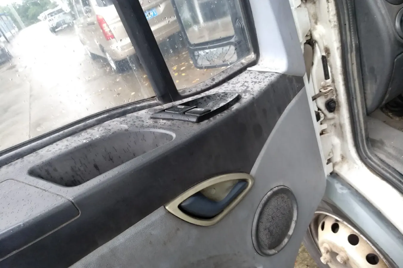 2013 Iveco BaoDi 2.5T 122HP L4 5MT,autocango,china used car exporter,china ev exporter,chinese used car exporter,chinese used ev exporter