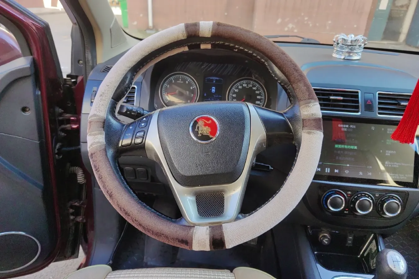 2014 DongFeng Forthing Joyear X3 1.5L 120HP L4 5MT,autocango,china used car exporter,china ev exporter,chinese used car exporter,chinese used ev exporter