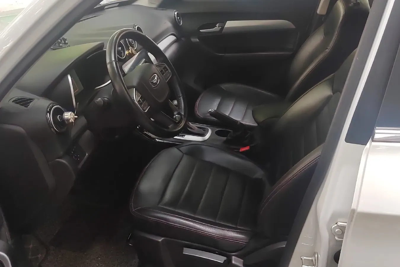 2017 KaiYi X3 1.6L 126HP L4 CVT,autocango,china used car exporter,china ev exporter,chinese used car exporter,chinese used ev exporter