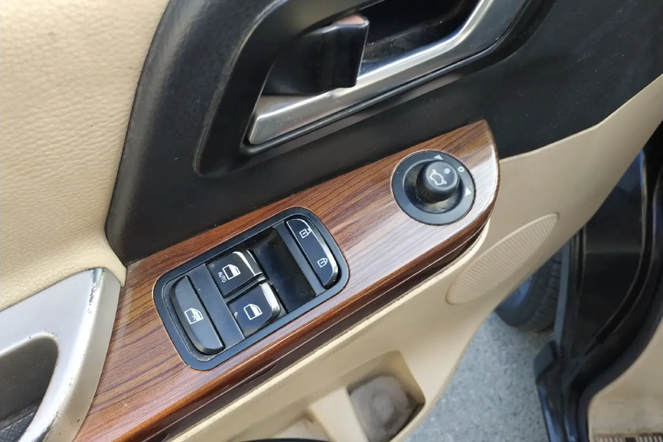 2014 JinBei Grace 2.4L 139HP L4 5MT,autocango,china used car exporter,china ev exporter,chinese used car exporter,chinese used ev exporter