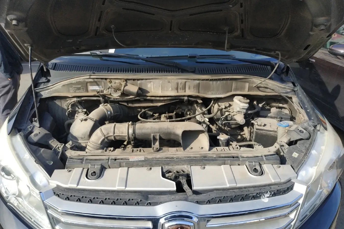 2014 JinBei Grace 2.4L 139HP L4 5MT,autocango,china used car exporter,china ev exporter,chinese used car exporter,chinese used ev exporter