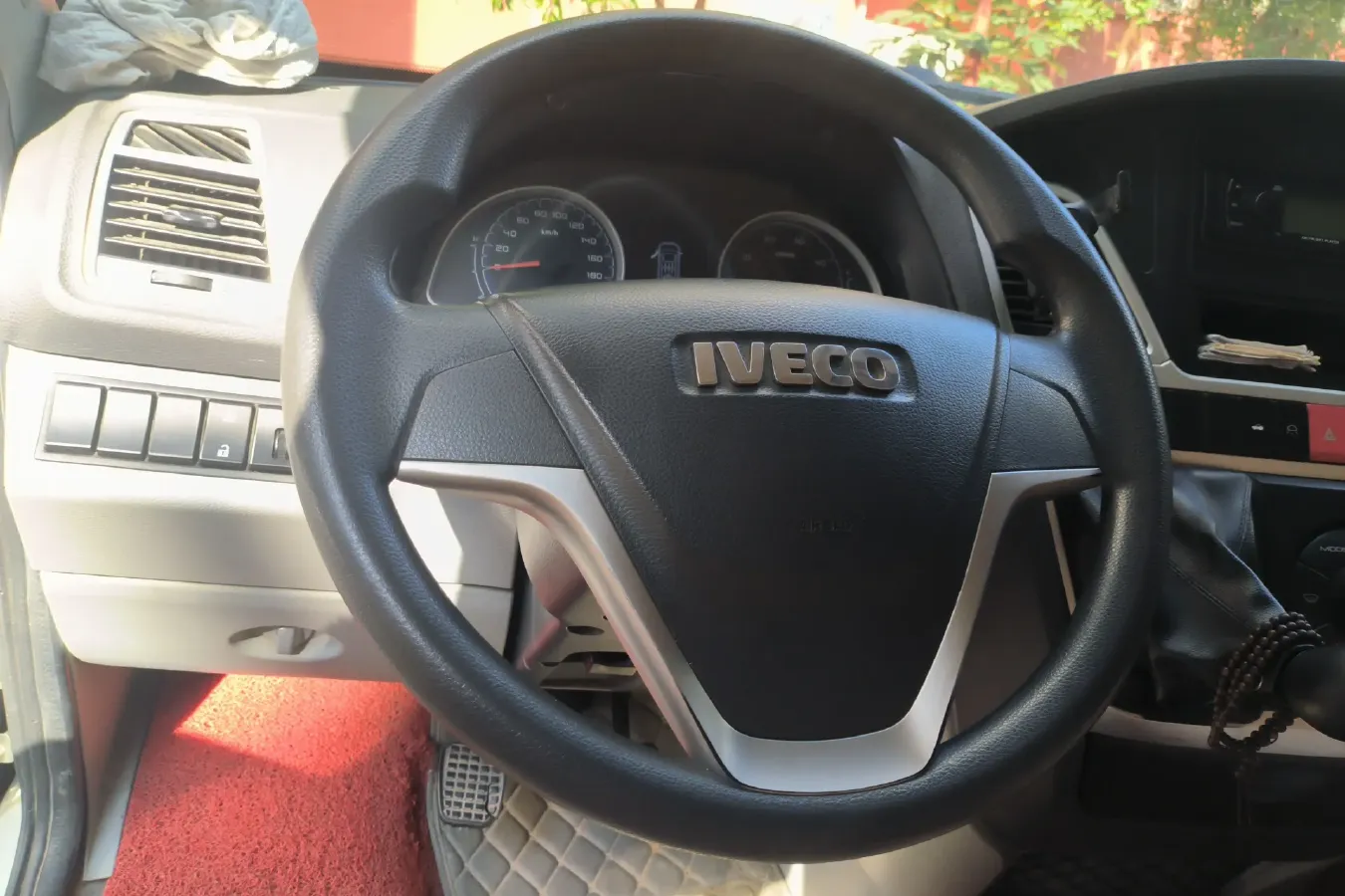 2017 Iveco BaoDi 2.5T 122HP L4 5MT,autocango,china used car exporter,china ev exporter,chinese used car exporter,chinese used ev exporter