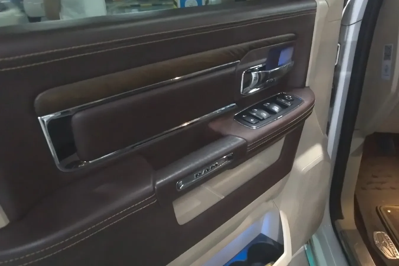 2011 RAM Trucks 5.7L 395HP V8 5AT,autocango,china used car exporter,china ev exporter,chinese used car exporter,chinese used ev exporter