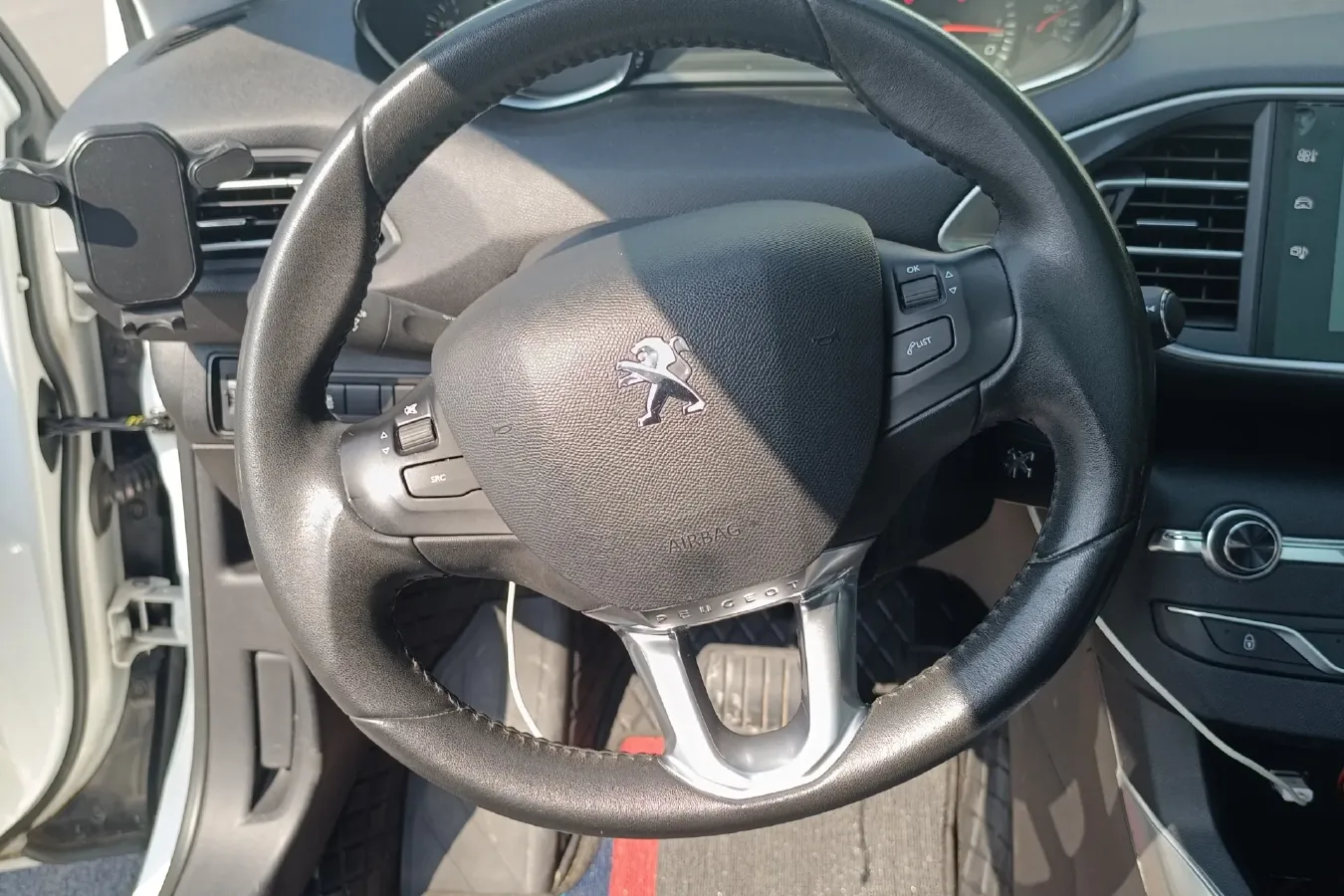 2015 Peugeot 308S 1.6T 167HP L4 6AT,autocango,china used car exporter,china ev exporter,chinese used car exporter,chinese used ev exporter