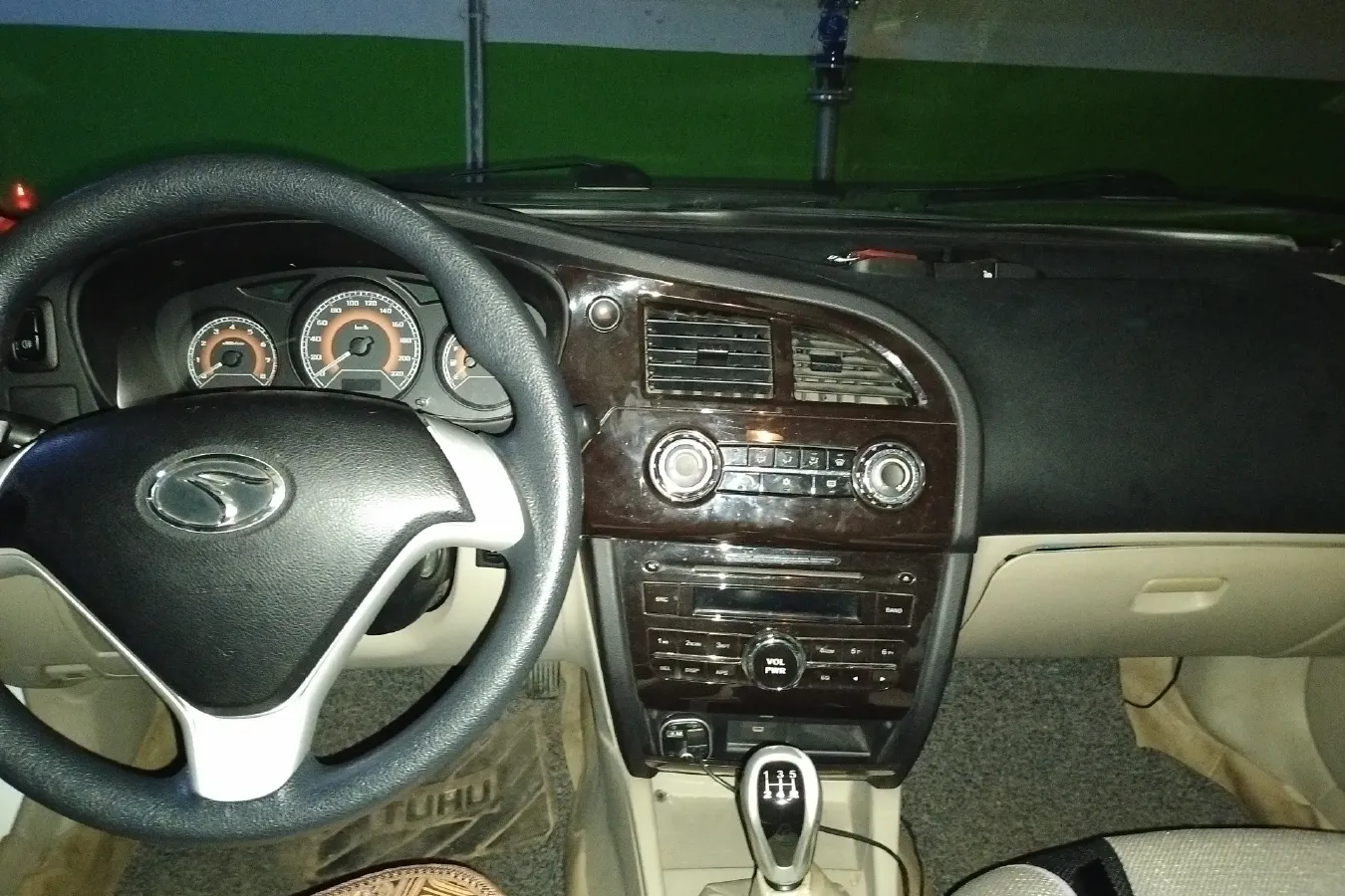 2014 Soueast V3 1.5L 120HP L4 5MT,autocango,china used car exporter,china ev exporter,chinese used car exporter,chinese used ev exporter