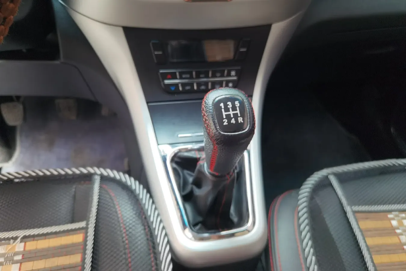 2016 JinBei ZhiShang S35 1.5L 102HP L4 5MT,autocango,china used car exporter,china ev exporter,chinese used car exporter,chinese used ev exporter