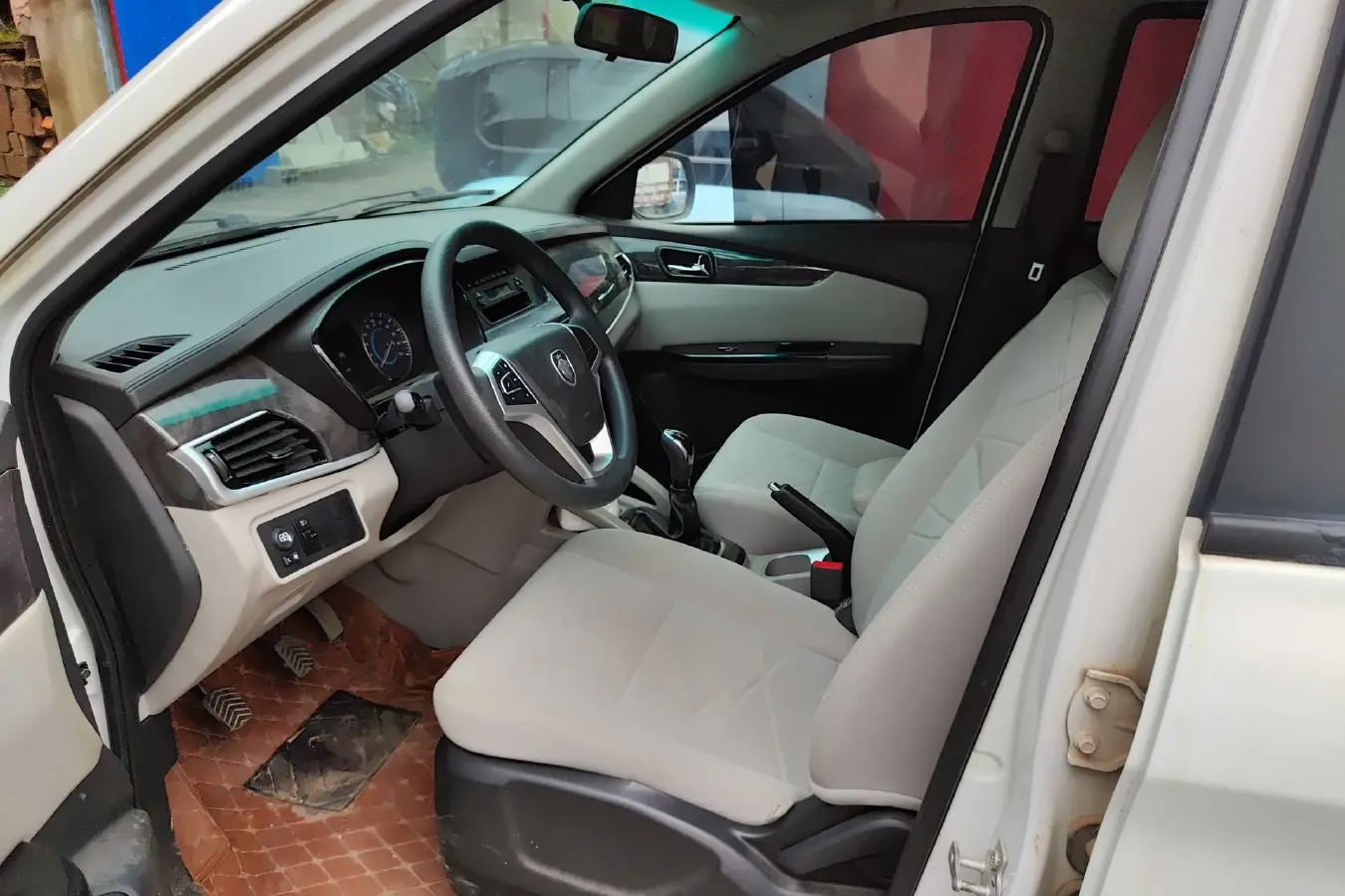 2018 Foton Gratour im6 1.5L 116HP L4 5MT,autocango,china used car exporter,china ev exporter,chinese used car exporter,chinese used ev exporter