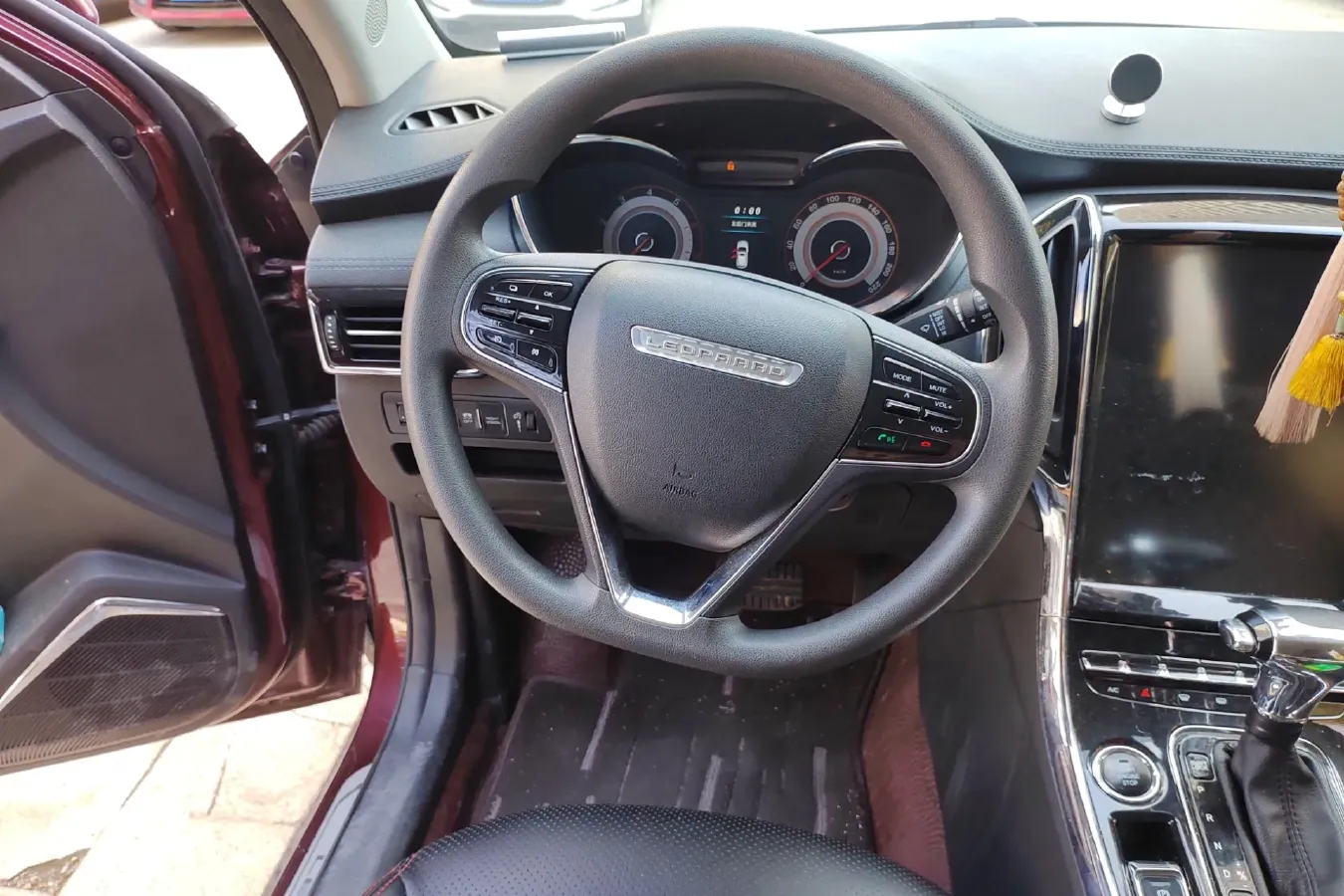 2017 Leopaard CS9 1.5L 113HP L4 CVT,autocango,china used car exporter,china ev exporter,chinese used car exporter,chinese used ev exporter