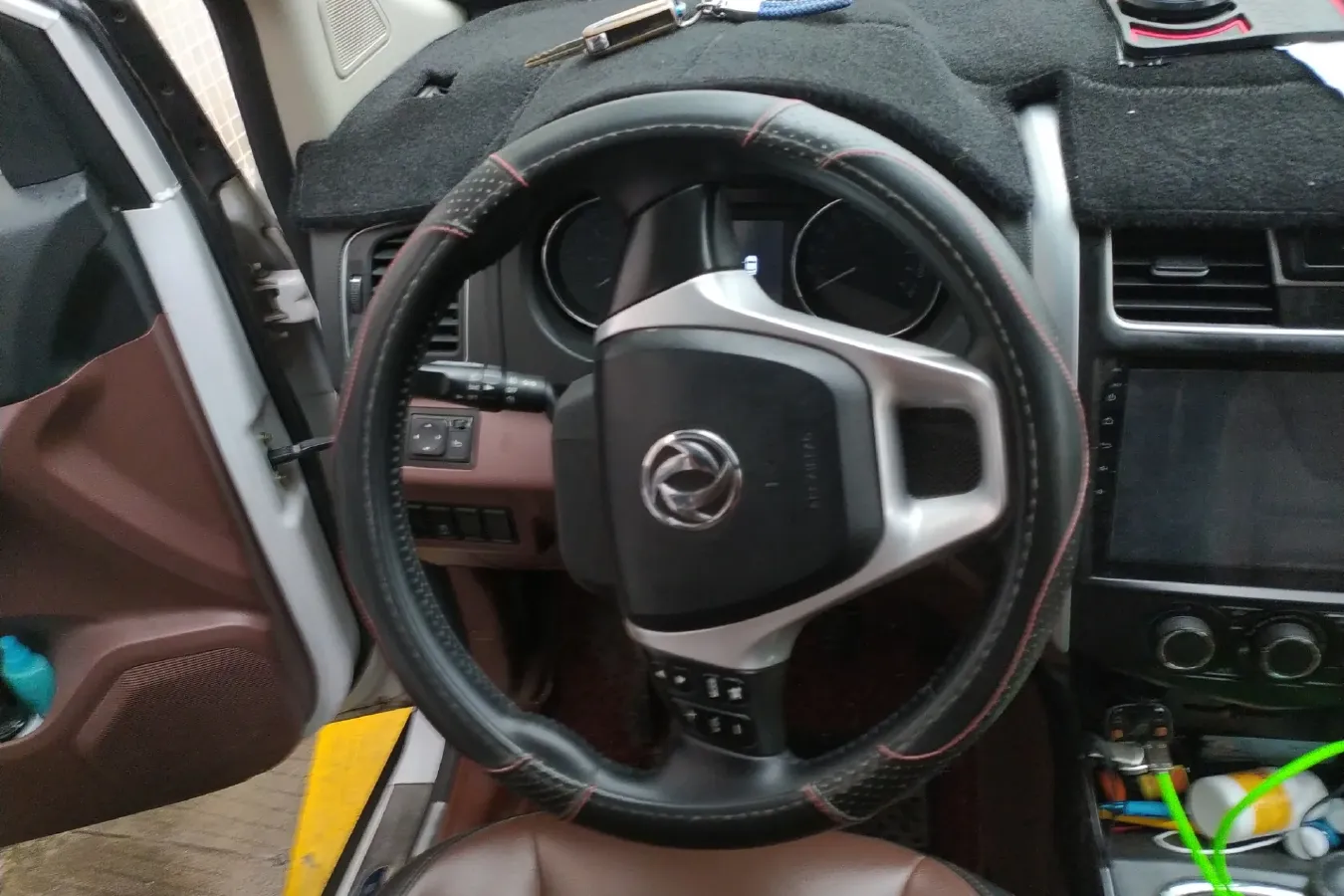 2016 DongFeng Forthing SX6 1.6L 122HP L4 5MT,autocango,china used car exporter,china ev exporter,chinese used car exporter,chinese used ev exporter