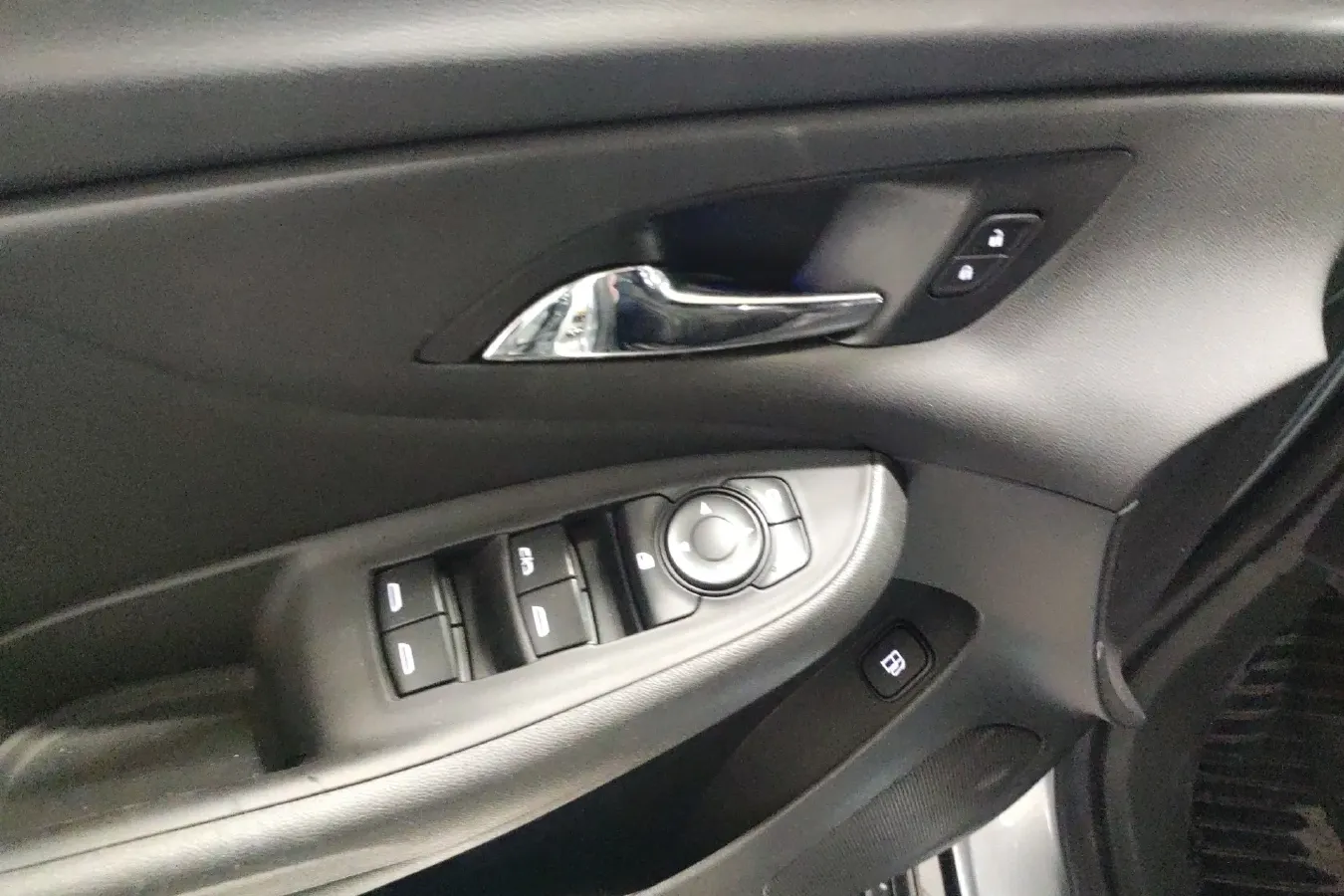 2017 Buick Velite 5 Range Extended 106HP E-CVT REEV 18KWH,autocango,china used car exporter,china ev exporter,chinese used car exporter,chinese used ev exporter