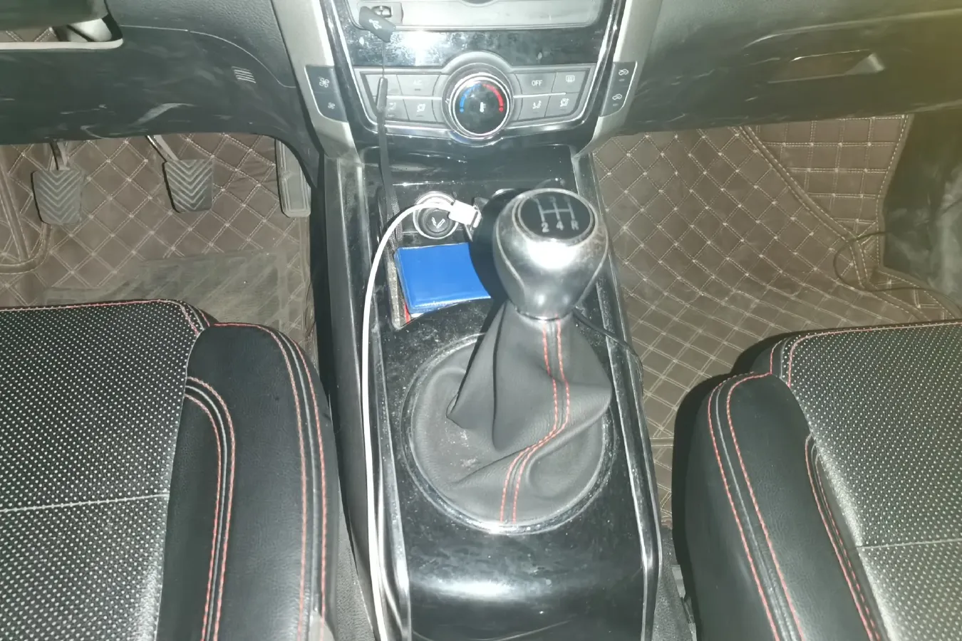 2017 Zotye Damy X5 1.5T 150HP L4 5MT,autocango,china used car exporter,china ev exporter,chinese used car exporter,chinese used ev exporter