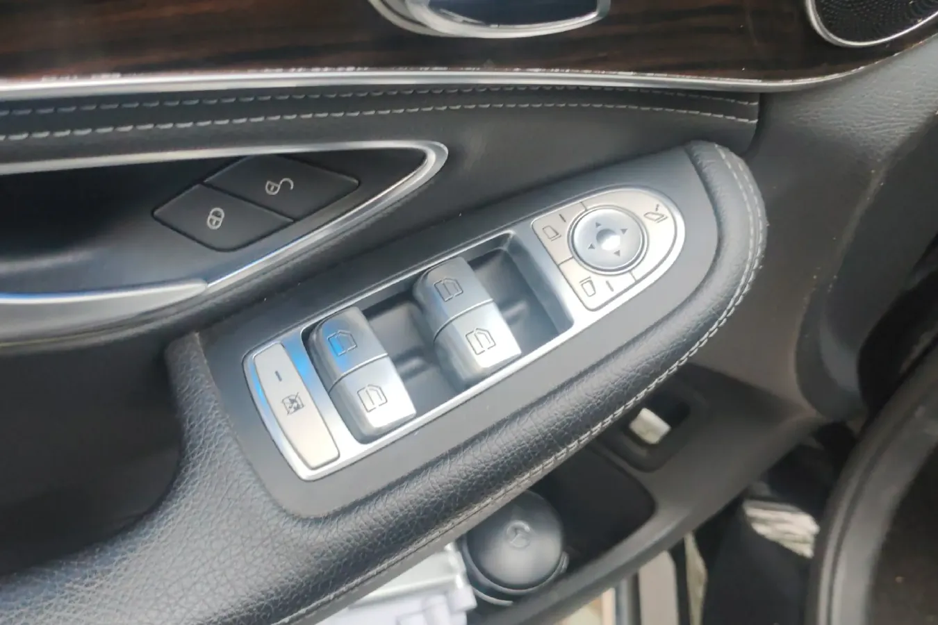 2015 Mercedes-Benz C Class 1.6T 156HP L4 7AT,autocango,china used car exporter,china ev exporter,chinese used car exporter,chinese used ev exporter