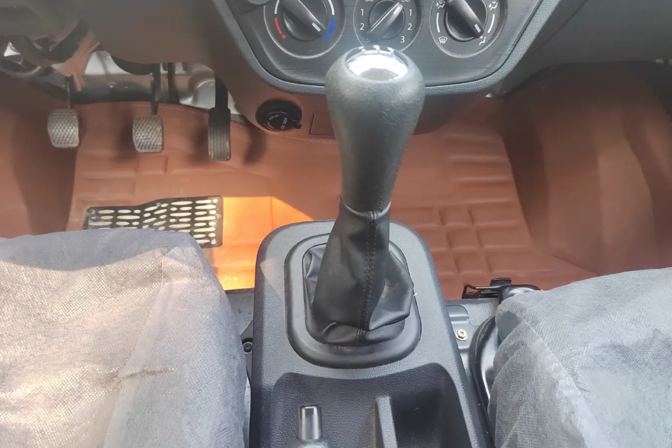 2021 ChangAn Kaicene ShenQi T30 1.6L 122HP L4 5MT,autocango,china used car exporter,china ev exporter,chinese used car exporter,chinese used ev exporter