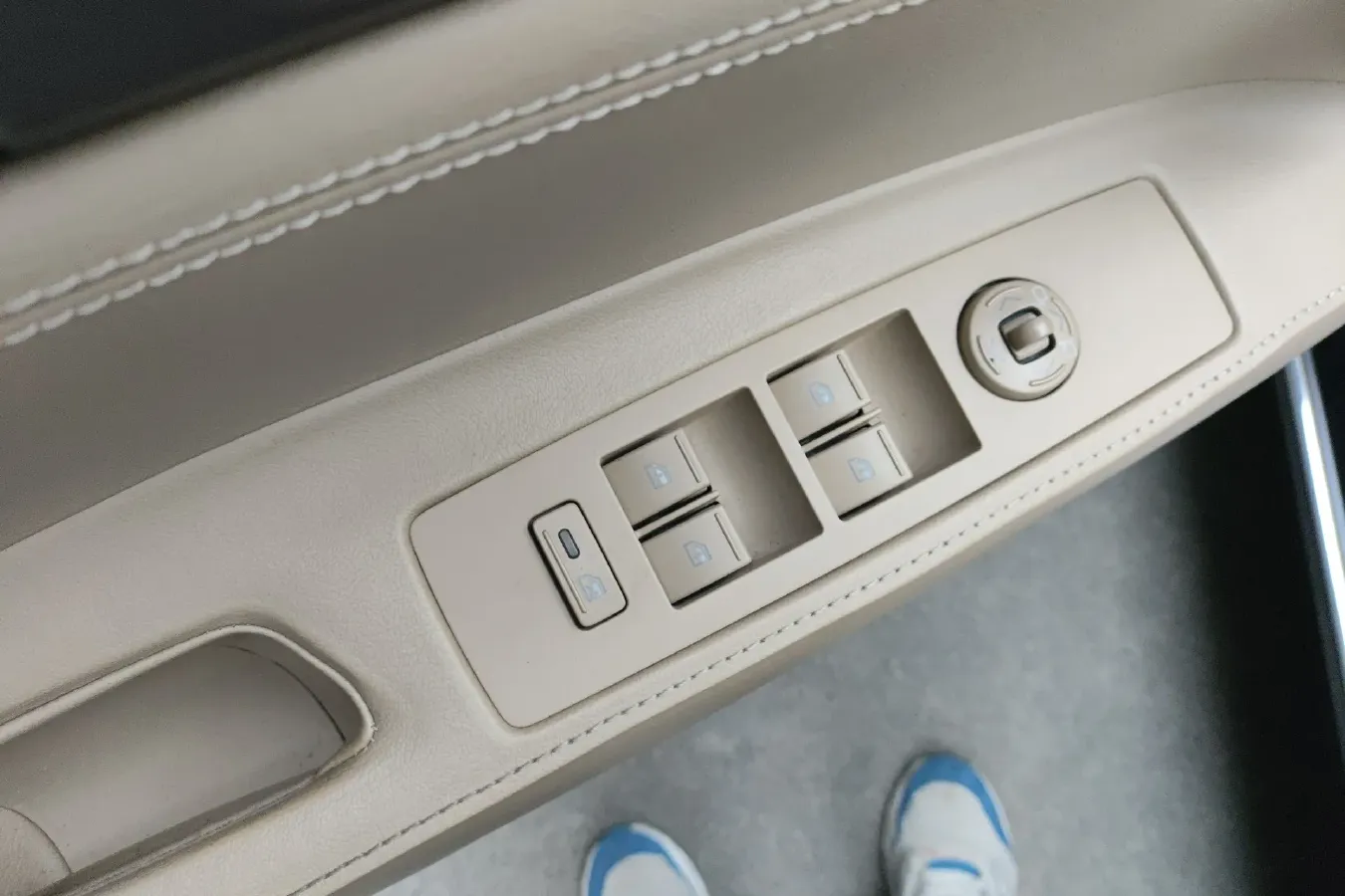 2010 Cadillac SLS 3.0L 272HP V6 6AT,autocango,china used car exporter,china ev exporter,chinese used car exporter,chinese used ev exporter