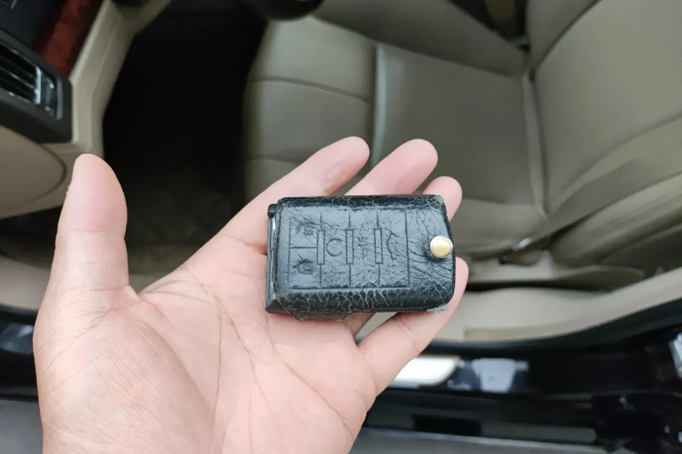 2010 Cadillac SLS 3.0L 272HP V6 6AT,autocango,china used car exporter,china ev exporter,chinese used car exporter,chinese used ev exporter