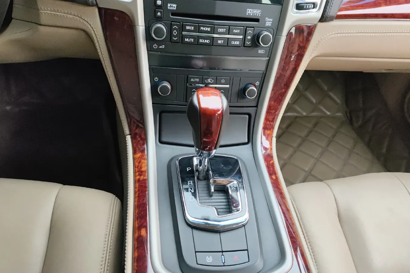 2010 Cadillac SLS 3.0L 272HP V6 6AT,autocango,china used car exporter,china ev exporter,chinese used car exporter,chinese used ev exporter