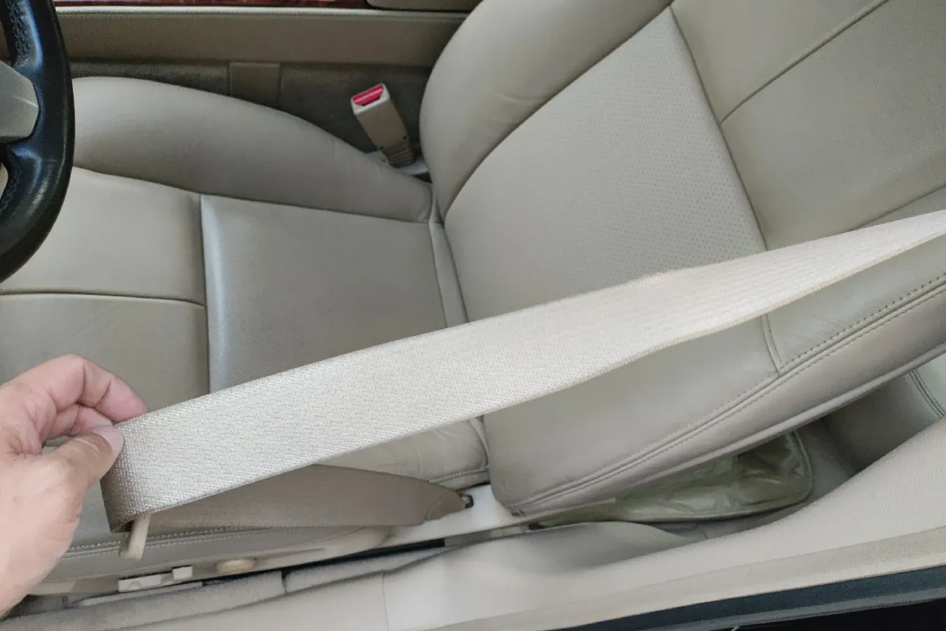 2010 Cadillac SLS 3.0L 272HP V6 6AT,autocango,china used car exporter,china ev exporter,chinese used car exporter,chinese used ev exporter