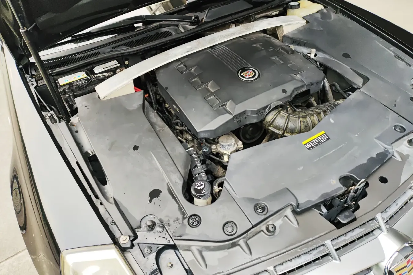 2010 Cadillac SLS 3.0L 272HP V6 6AT,autocango,china used car exporter,china ev exporter,chinese used car exporter,chinese used ev exporter