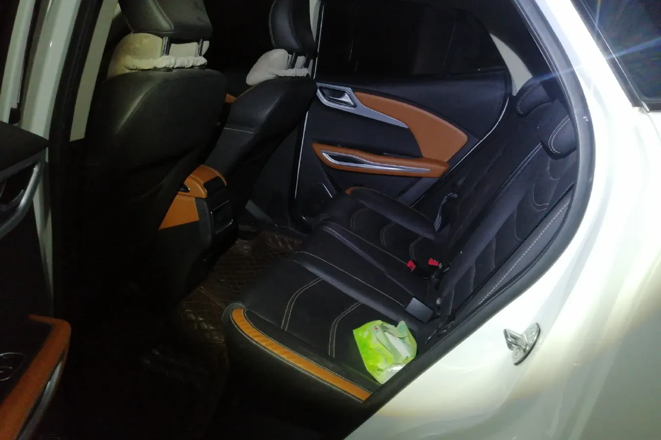 2017 Zotye T300 1.5L 112HP L4 5MT,autocango,china used car exporter,china ev exporter,chinese used car exporter,chinese used ev exporter