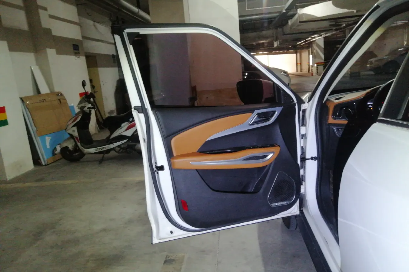 2017 Zotye T300 1.5L 112HP L4 5MT,autocango,china used car exporter,china ev exporter,chinese used car exporter,chinese used ev exporter