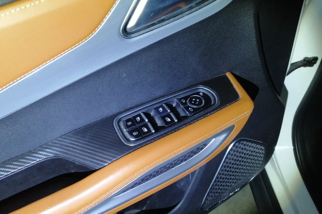 2017 Zotye T300 1.5L 112HP L4 5MT,autocango,china used car exporter,china ev exporter,chinese used car exporter,chinese used ev exporter