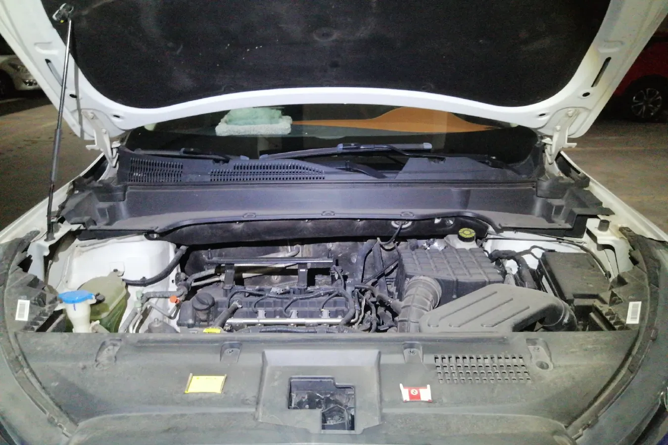 2017 Zotye T300 1.5L 112HP L4 5MT,autocango,china used car exporter,china ev exporter,chinese used car exporter,chinese used ev exporter