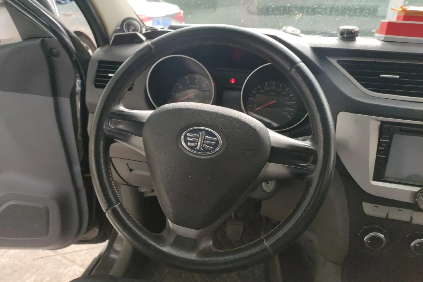 2013 FAW Senia S80 1.5L 109HP L4 5MT,autocango,china used car exporter,china ev exporter,chinese used car exporter,chinese used ev exporter