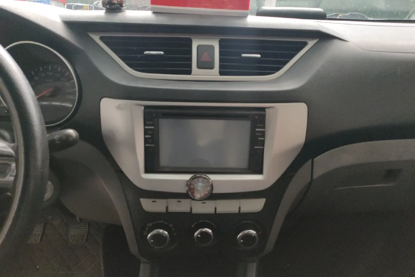 2013 FAW Senia S80 1.5L 109HP L4 5MT,autocango,china used car exporter,china ev exporter,chinese used car exporter,chinese used ev exporter