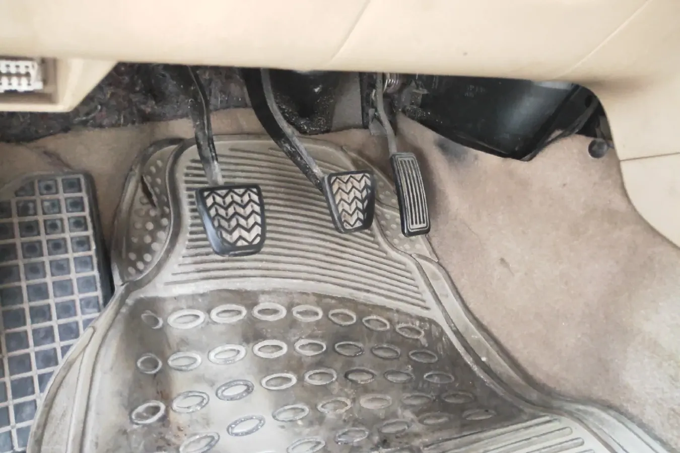 2010 Toyota Corolla 1.6L 120HP L4 5MT,autocango,china used car exporter,china ev exporter,chinese used car exporter,chinese used ev exporter