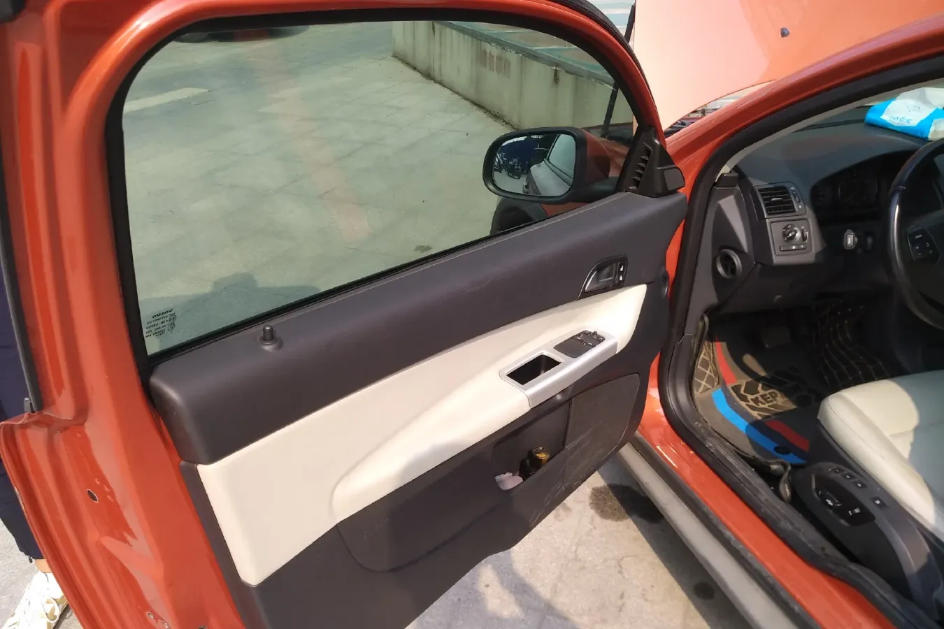 2012 Volvo C30 2.0L 145HP L4 6DCT,autocango,china used car exporter,china ev exporter,chinese used car exporter,chinese used ev exporter