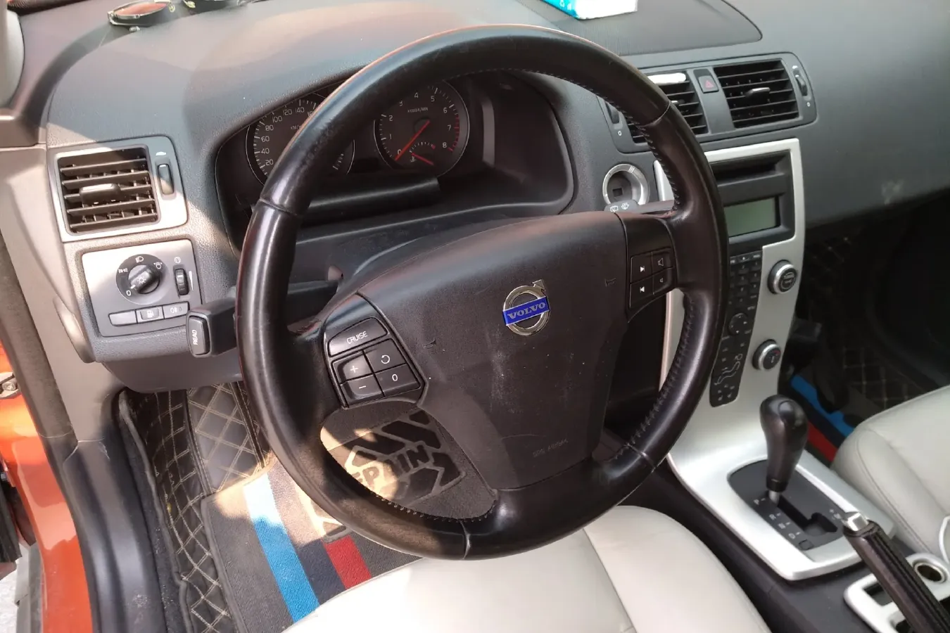 2012 Volvo C30 2.0L 145HP L4 6DCT,autocango,china used car exporter,china ev exporter,chinese used car exporter,chinese used ev exporter