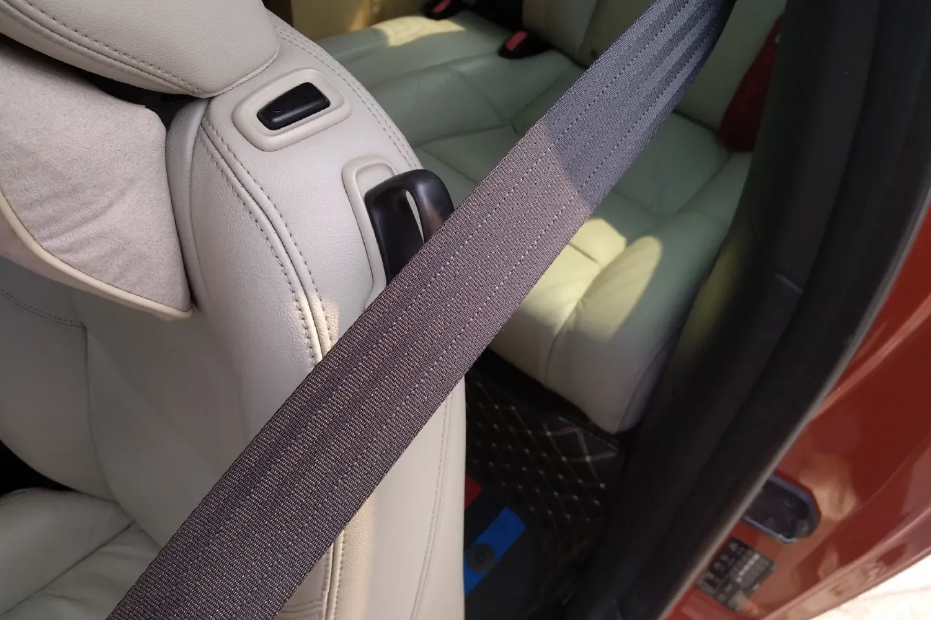 2012 Volvo C30 2.0L 145HP L4 6DCT,autocango,china used car exporter,china ev exporter,chinese used car exporter,chinese used ev exporter