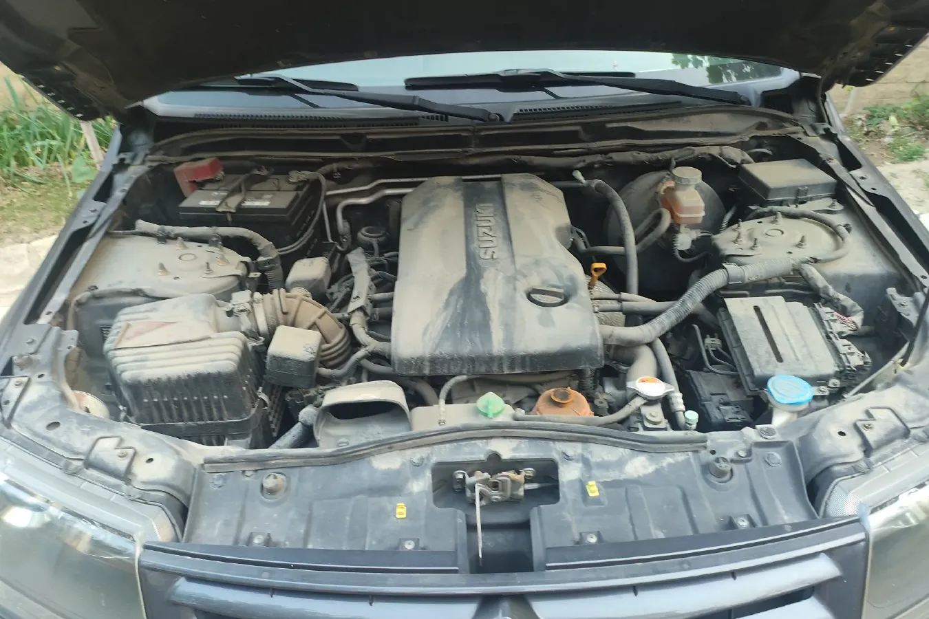 2012 Suzuki Grand Vitara 2.4L 166HP L4 5MT,autocango,china used car exporter,china ev exporter,chinese used car exporter,chinese used ev exporter