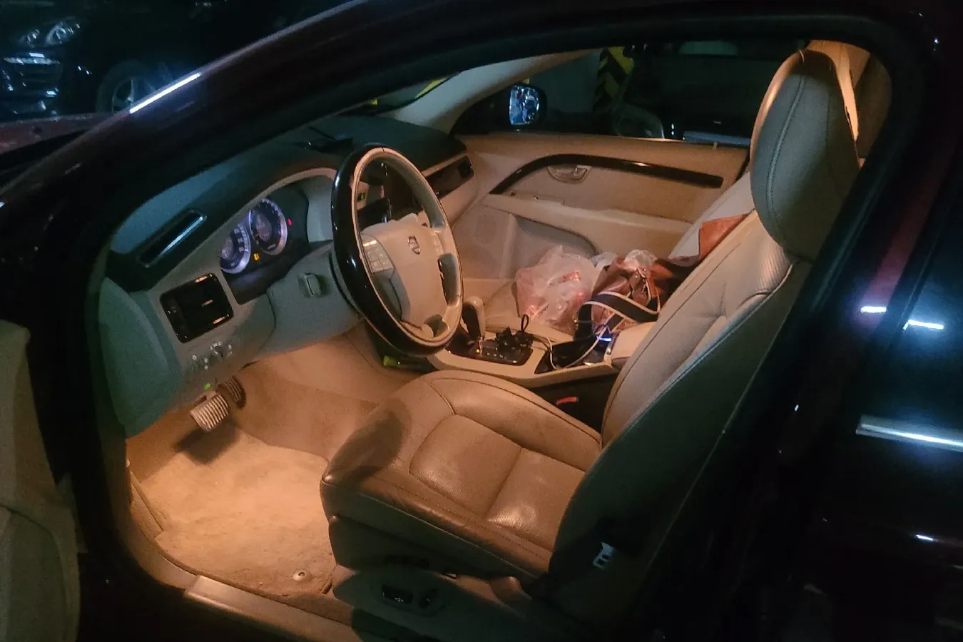 2007 Volvo S80 3.0T 285HP L6 6AT,autocango,china used car exporter,china ev exporter,chinese used car exporter,chinese used ev exporter