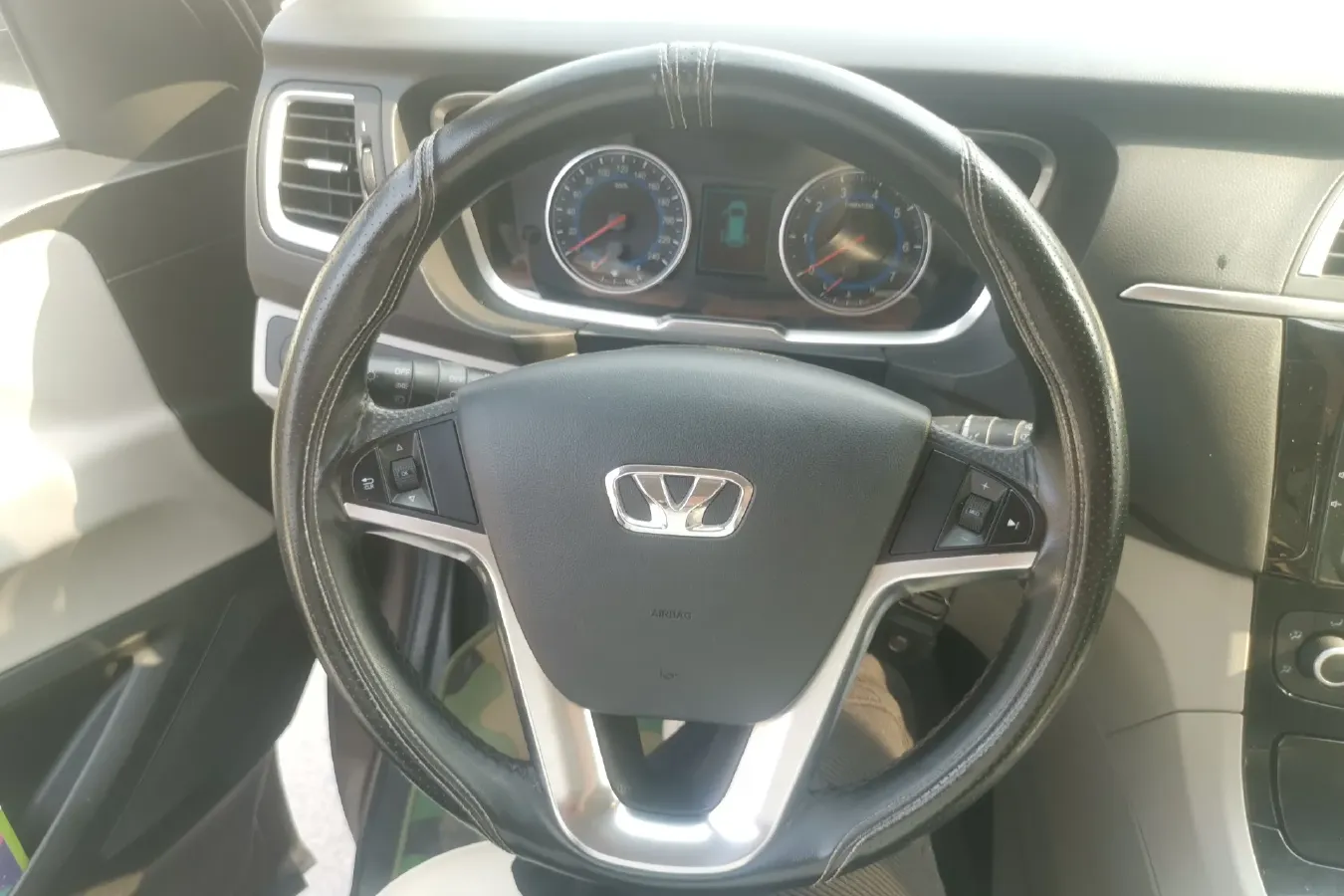 2015 HuaSong 7 2.0T 184HP L4 6AT,autocango,china used car exporter,china ev exporter,chinese used car exporter,chinese used ev exporter