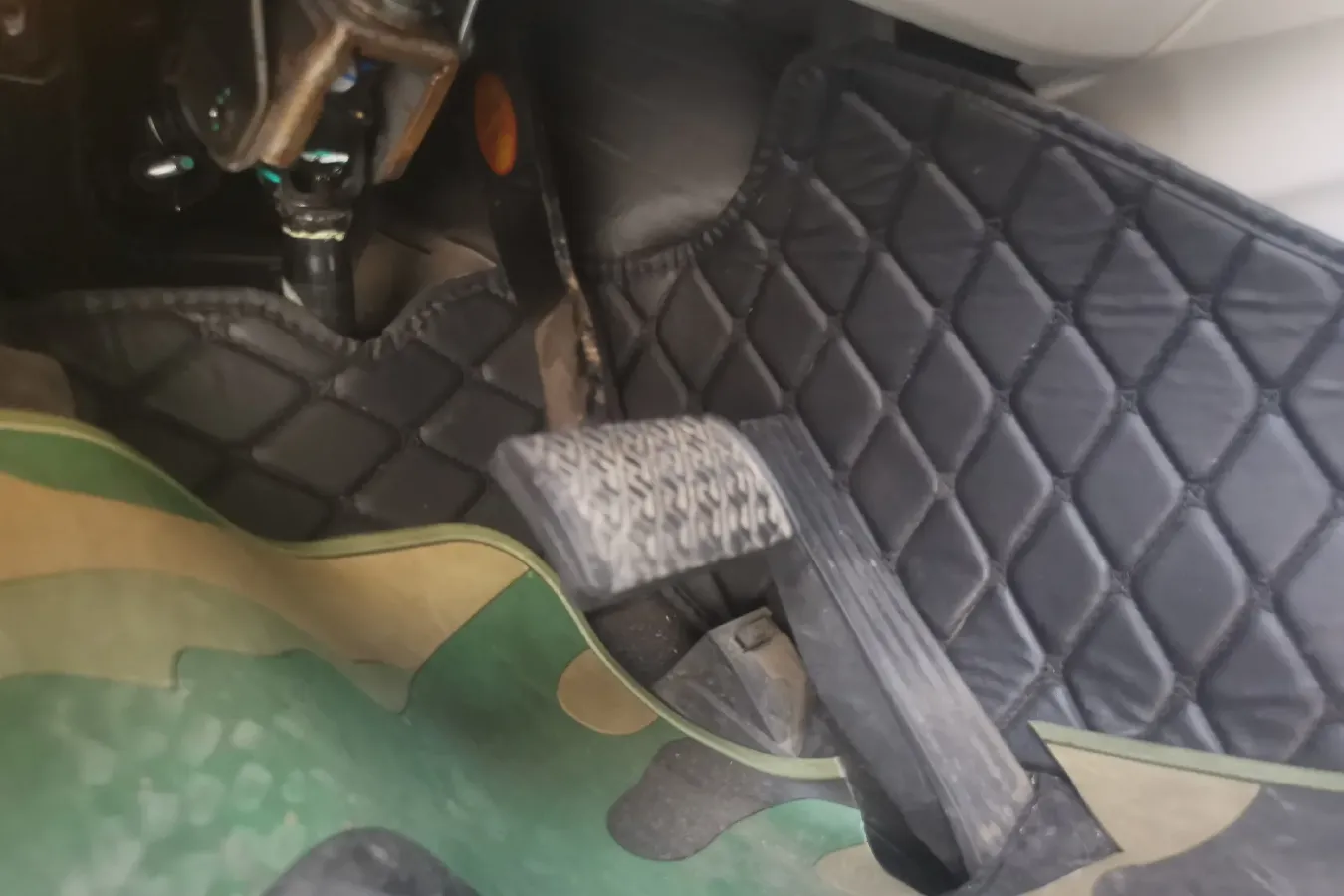 2015 HuaSong 7 2.0T 184HP L4 6AT,autocango,china used car exporter,china ev exporter,chinese used car exporter,chinese used ev exporter