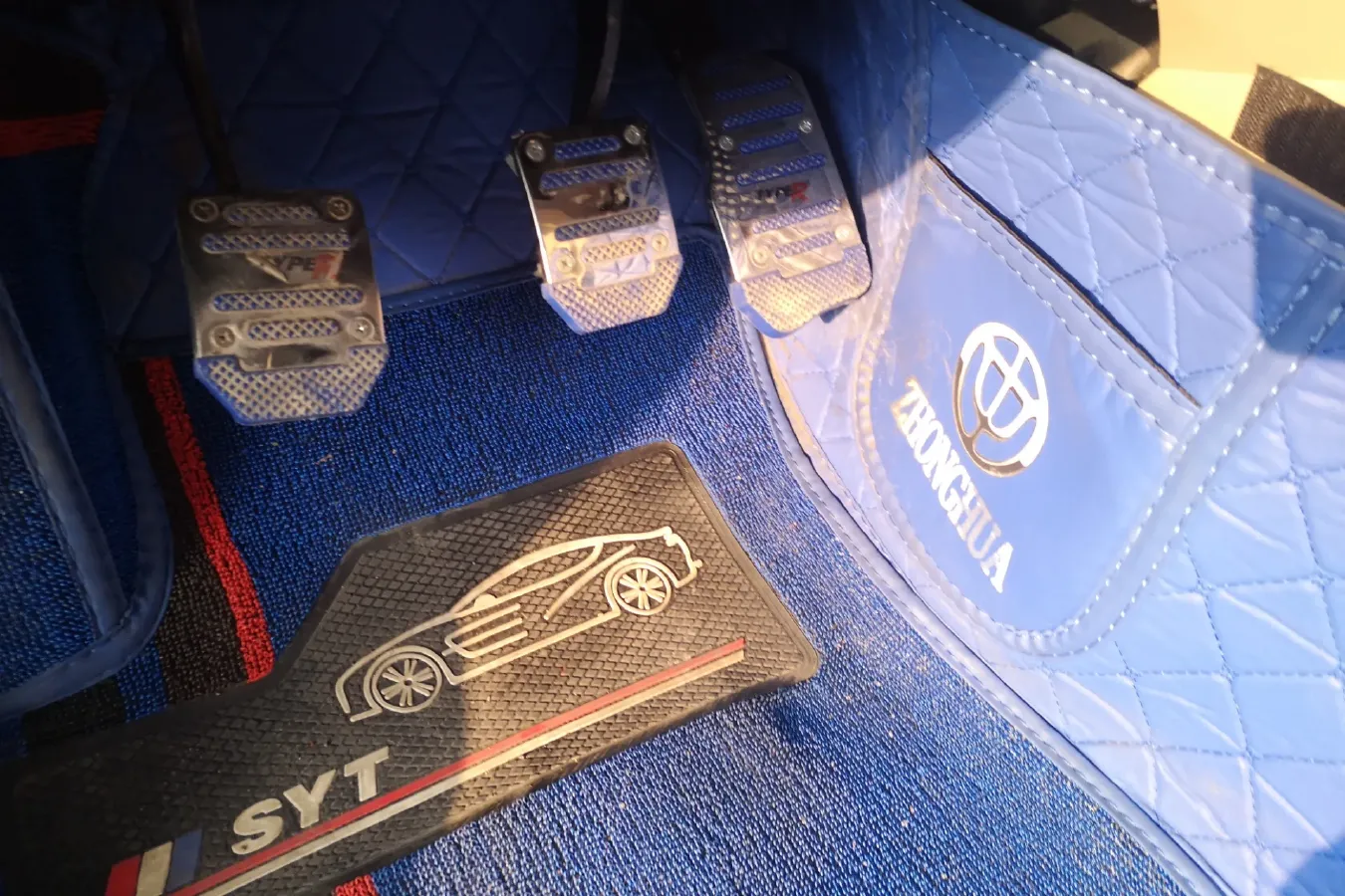 2013 Brilliance Auto H330 1.5L 105HP L4 5MT,autocango,china used car exporter,china ev exporter,chinese used car exporter,chinese used ev exporter