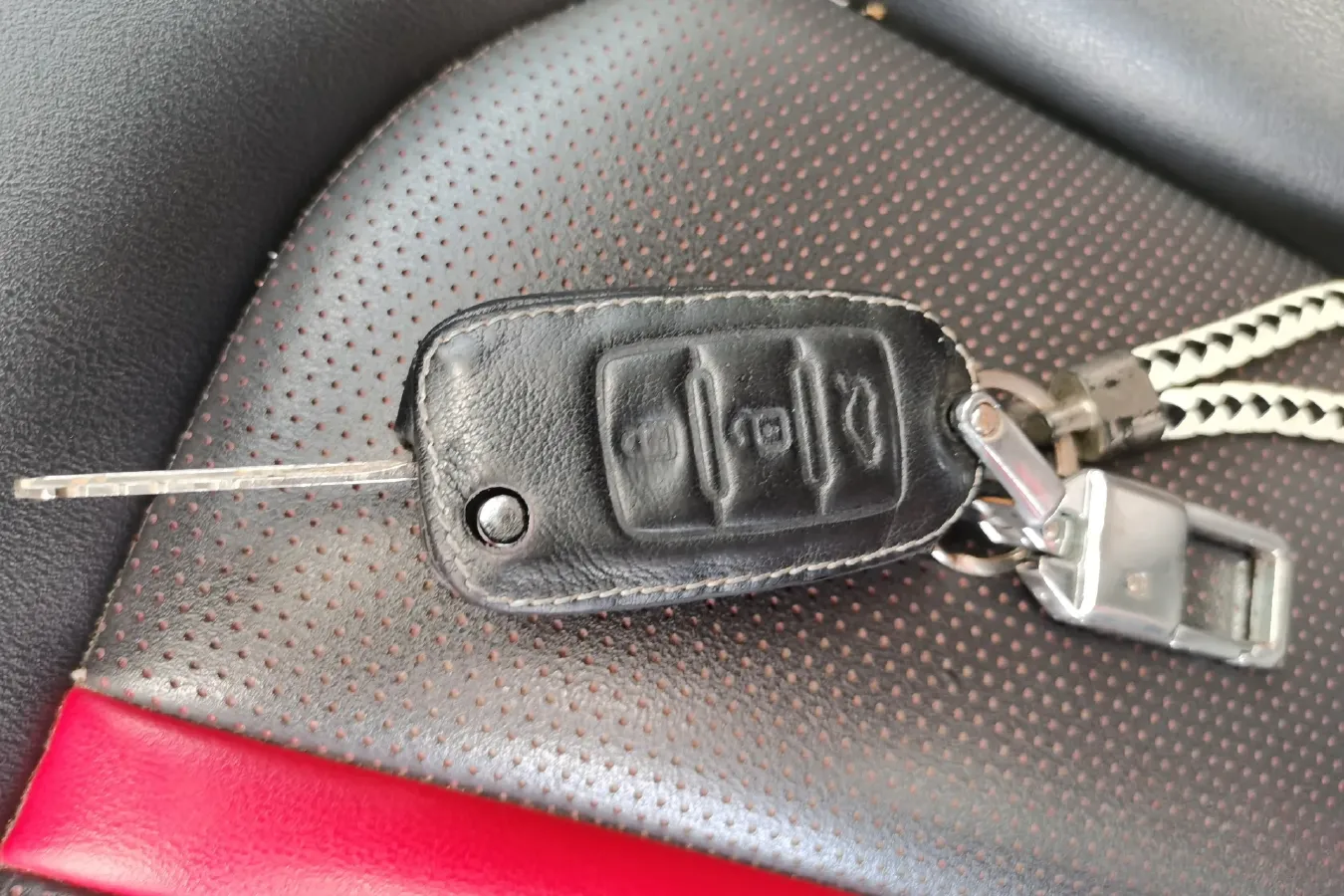 2017 DongFeng Forthing Joyear X5 1.6L 122HP L4 CVT,autocango,china used car exporter,china ev exporter,chinese used car exporter,chinese used ev exporter