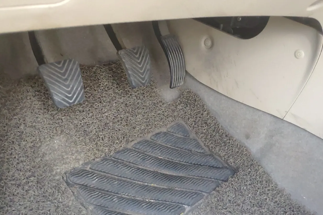 2012 Soueast V5 1.5L 120HP L4 5MT,autocango,china used car exporter,china ev exporter,chinese used car exporter,chinese used ev exporter