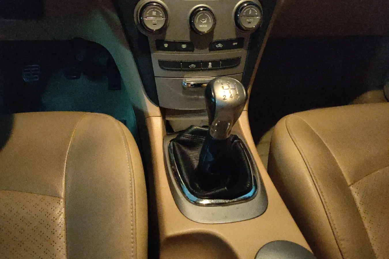 2010 Chery A3 1.6L 126HP L4 5MT,autocango,china used car exporter,china ev exporter,chinese used car exporter,chinese used ev exporter