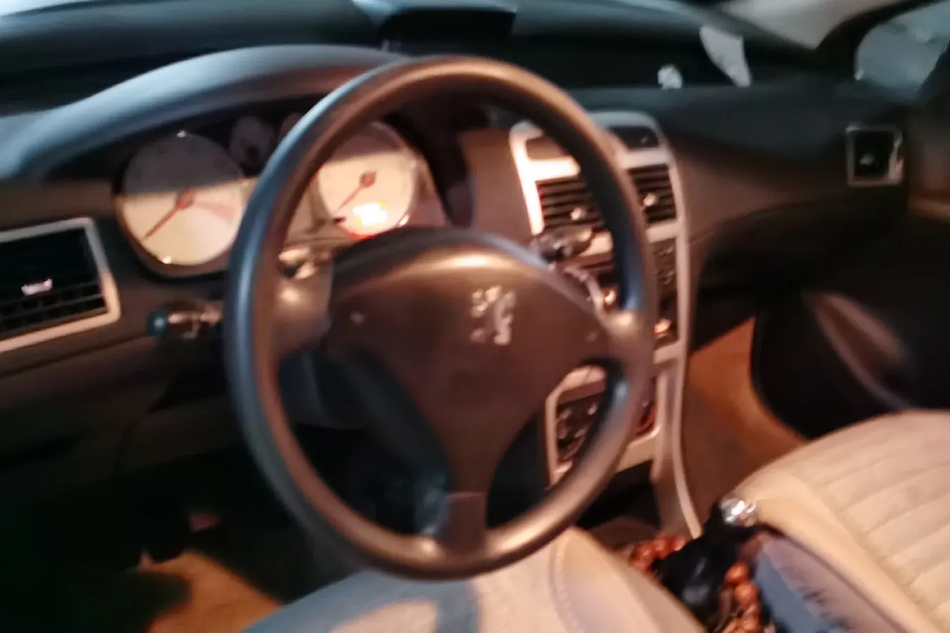 2010 Peugeot 307 1.6L 106HP L4 5MT,autocango,china used car exporter,china ev exporter,chinese used car exporter,chinese used ev exporter