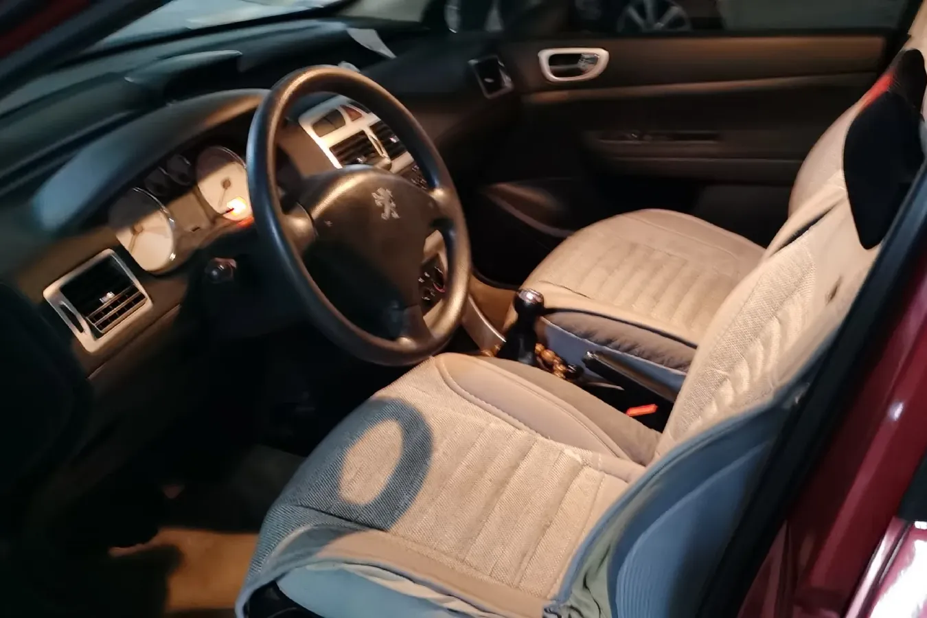 2010 Peugeot 307 1.6L 106HP L4 5MT,autocango,china used car exporter,china ev exporter,chinese used car exporter,chinese used ev exporter