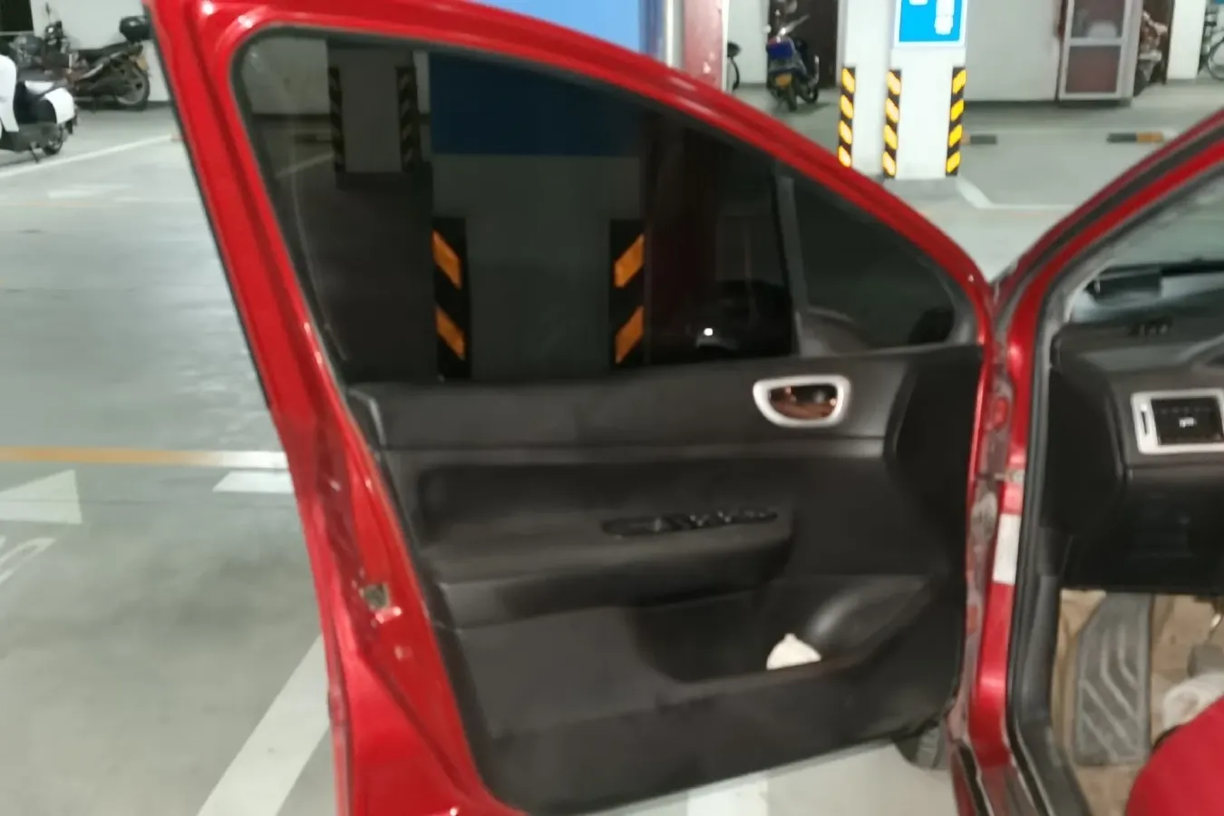 2010 Peugeot 307 1.6L 106HP L4 5MT,autocango,china used car exporter,china ev exporter,chinese used car exporter,chinese used ev exporter