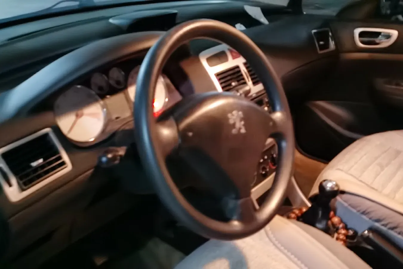 2010 Peugeot 307 1.6L 106HP L4 5MT,autocango,china used car exporter,china ev exporter,chinese used car exporter,chinese used ev exporter