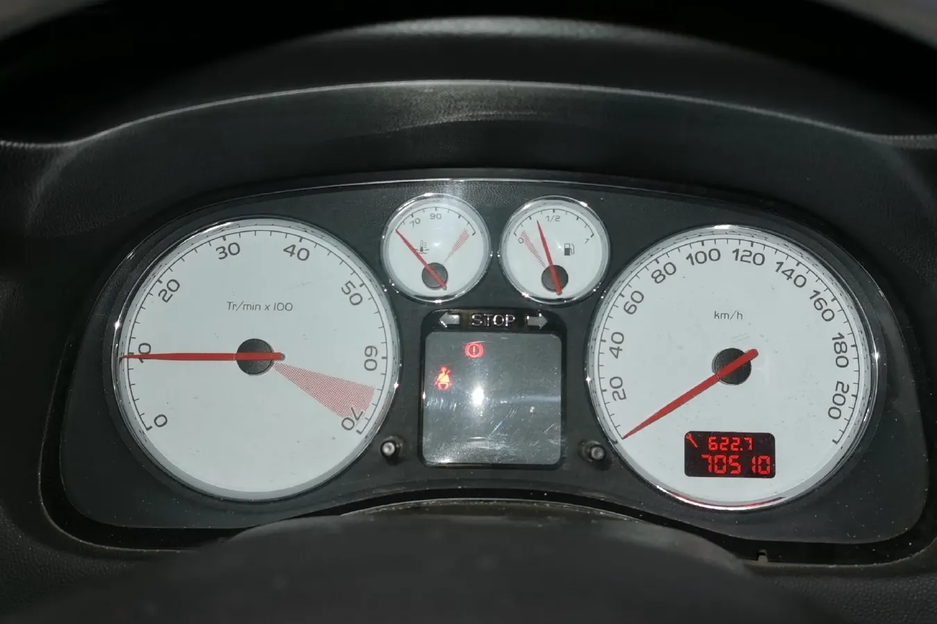 2010 Peugeot 307 1.6L 106HP L4 5MT,autocango,china used car exporter,china ev exporter,chinese used car exporter,chinese used ev exporter