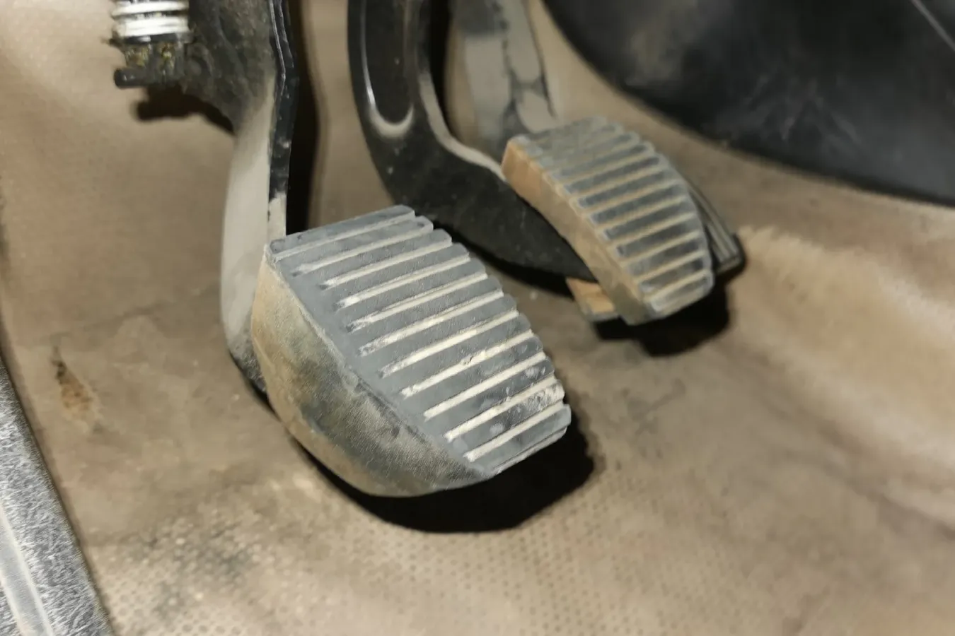 2010 Peugeot 307 1.6L 106HP L4 5MT,autocango,china used car exporter,china ev exporter,chinese used car exporter,chinese used ev exporter