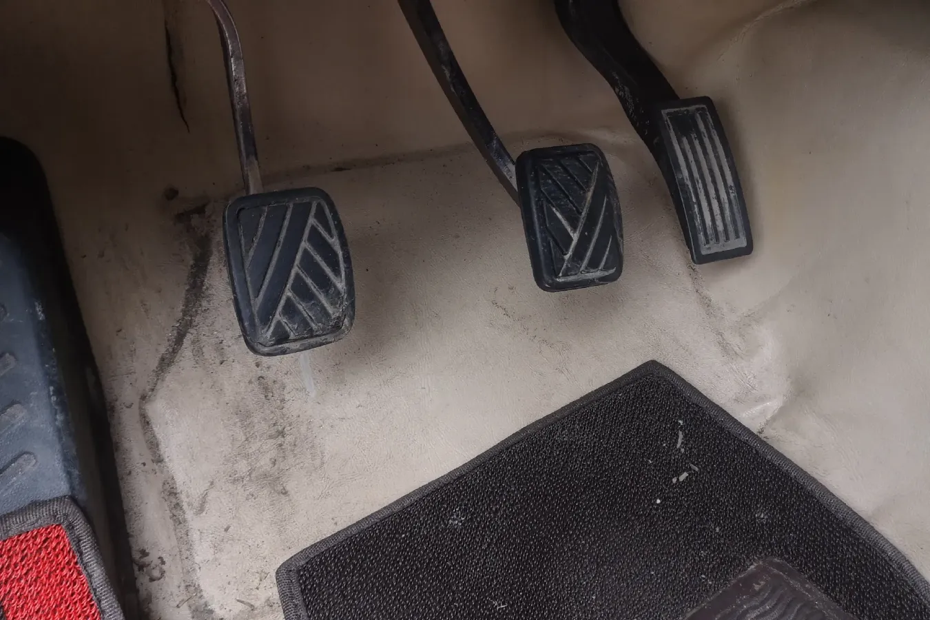 2014 BAIC WeiWang M20 1.5L 106HP L4 5MT,autocango,china used car exporter,china ev exporter,chinese used car exporter,chinese used ev exporter